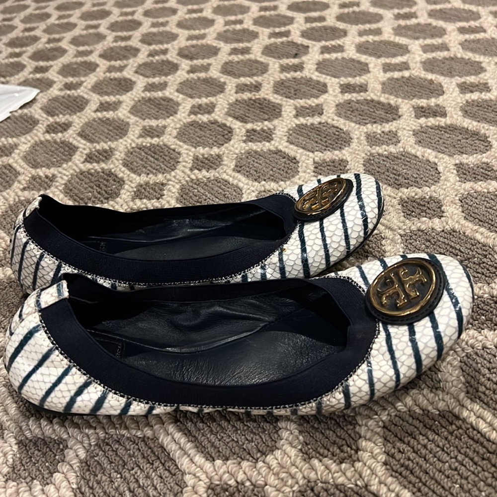 Tory Burch- white and navy stripe flats- size 7